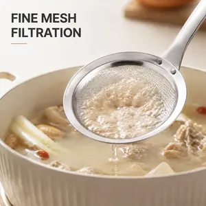 Stainless Steel Fat Skimmer Spoon, Fine Mesh Strainer with Handle, Kitchen Oil Skimmer, Cooking Utensil for Home Use, Kitchen Strainer Utensils, Kitchen Accessories, Kitchen Gadgets, Durable Kitchenware