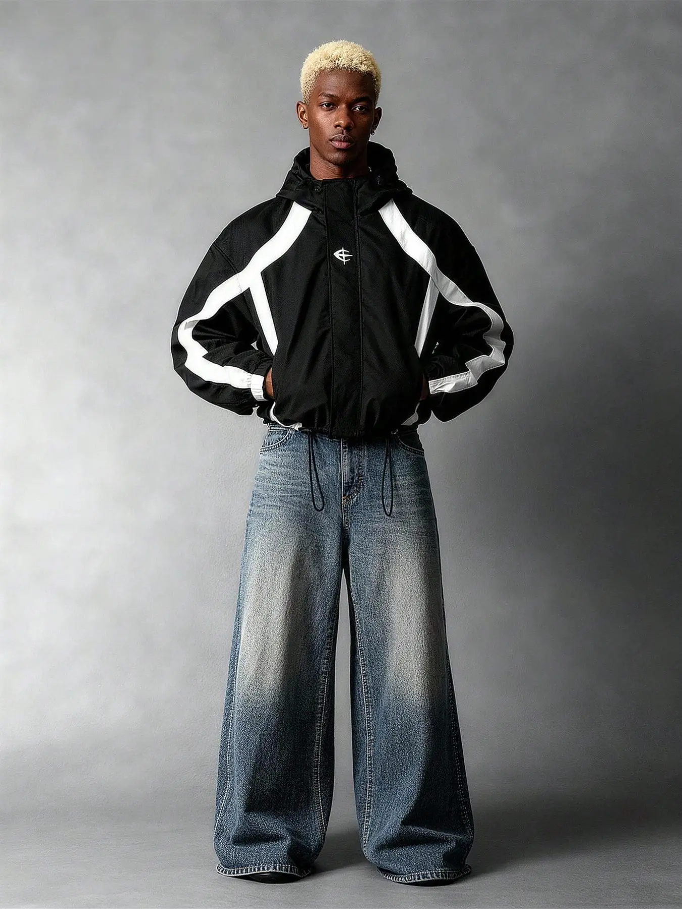 2026 New Arrival Men Y2K Hip Hop Techwear Hooded Windbreaker Jacket Black White Contrast Stripe Panel Drawstring Hem & Hood Elastic Cuff Lightweight Water Resistant Short Loose Coat Daily Casual Street Outfit, Lightweight Street Fashion Outerwear