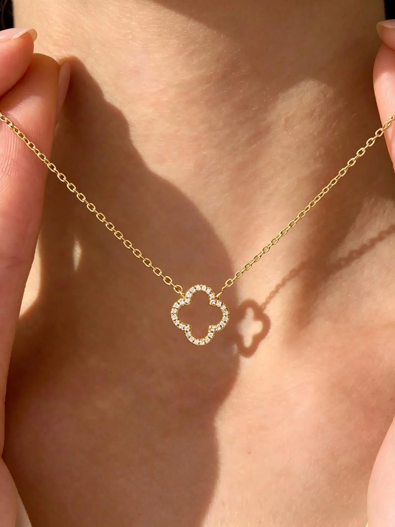 Gold Clover Trendy Necklace Four Leaf Clover Pendant Choker CZ Pave Brass Chains Waterproof Non Tarnish Minimalist Lucky Clover Jewelry Everyday Wear Birthday Easter Gift for Women Girl Sister Bestie Matching Necklaces TikTok Made Me Buy It Cute