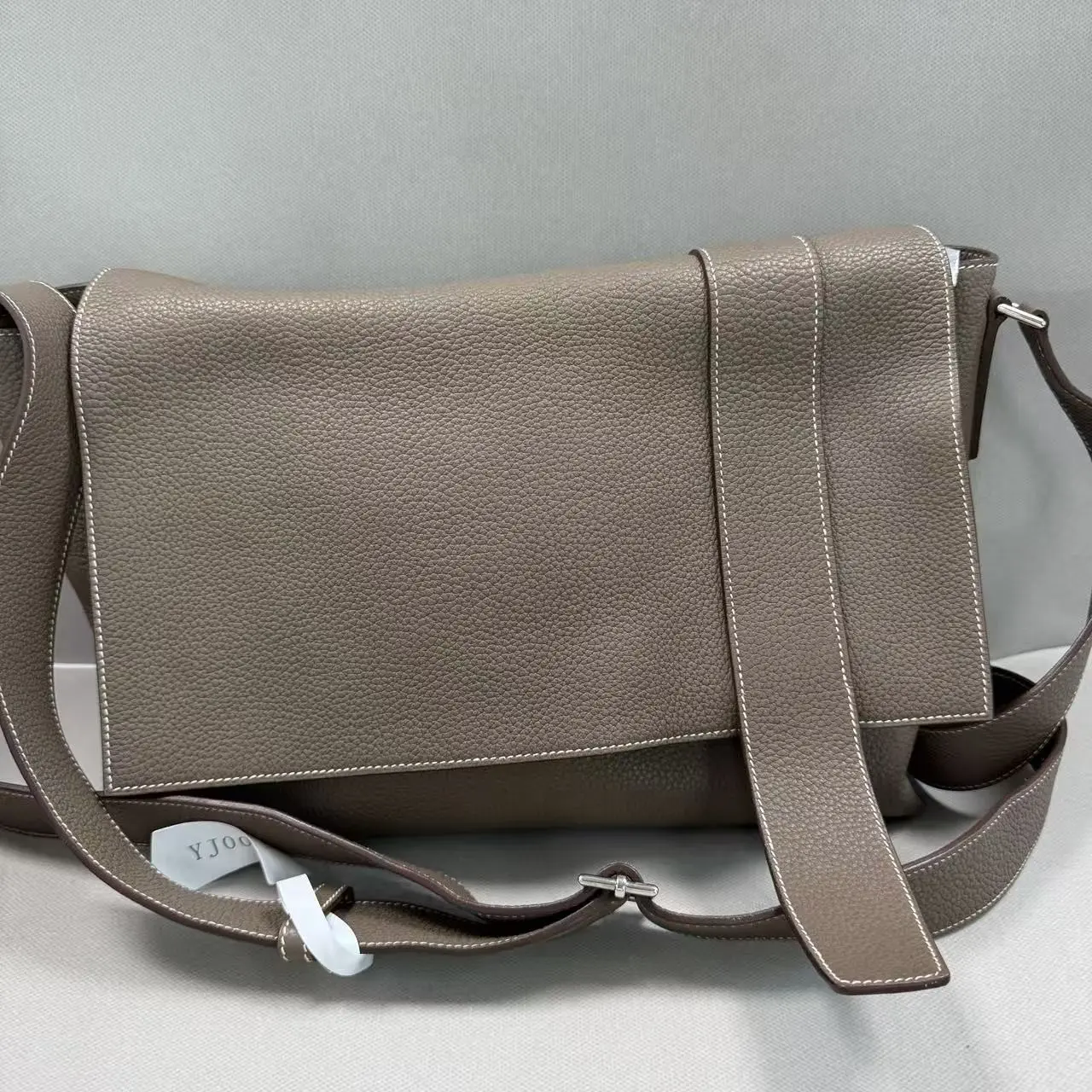 Pre-owned Hermès Alfred Taurillon Clemence Messenger YJ0007 26.07.24