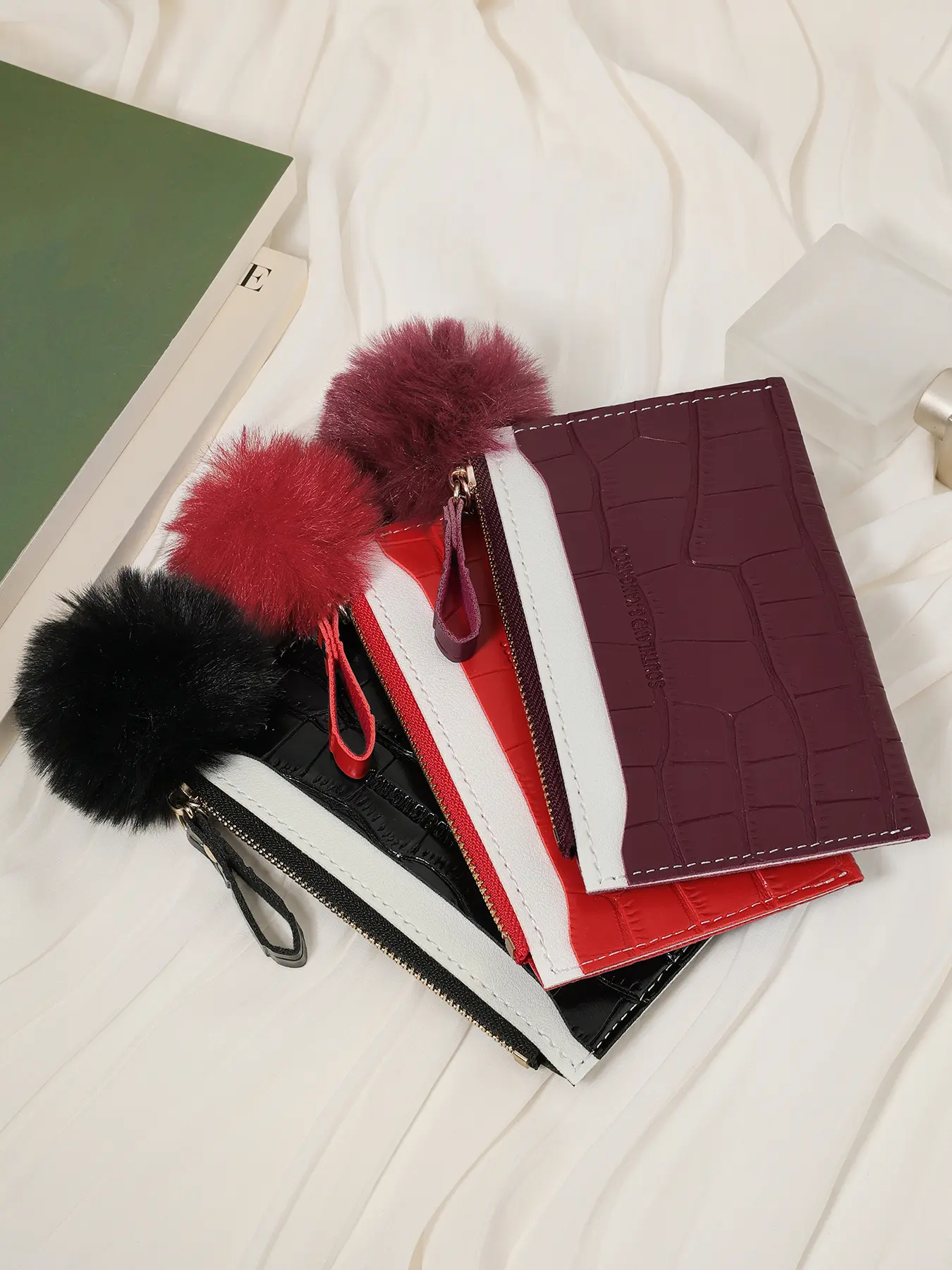 Fashionable and minimalist short double stack wallet, Adorned with a Delicate Pom-pom, Lightweight portable small credit card holder and notepad, women's multifunctional handbag and coin wallet