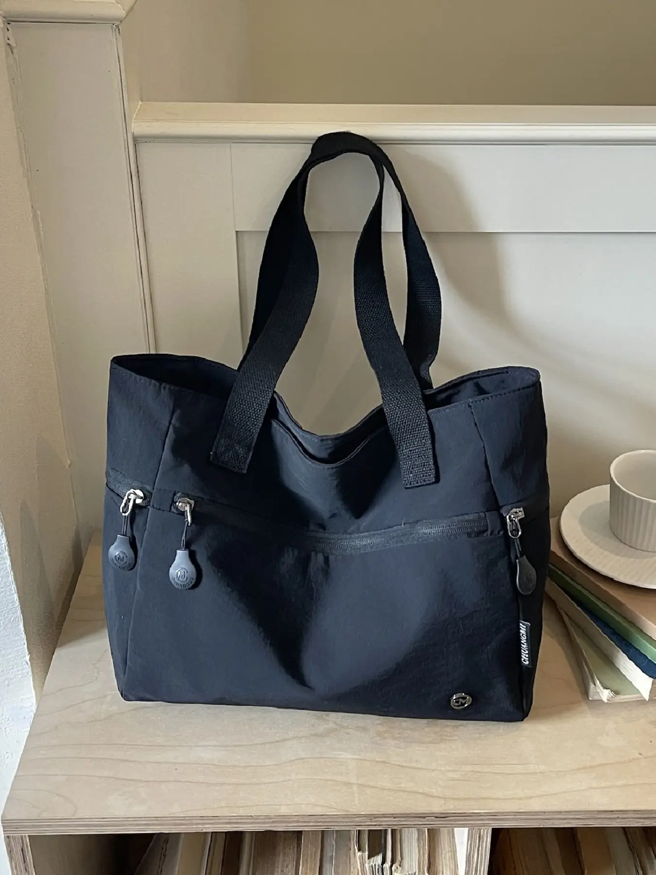 Simple Large Capacity Lightweight Casual Women's Tote Bag, Multi-Pocket Design, Ideal for Daily Use, Fashionable and Practical, Plain Tote Bag
