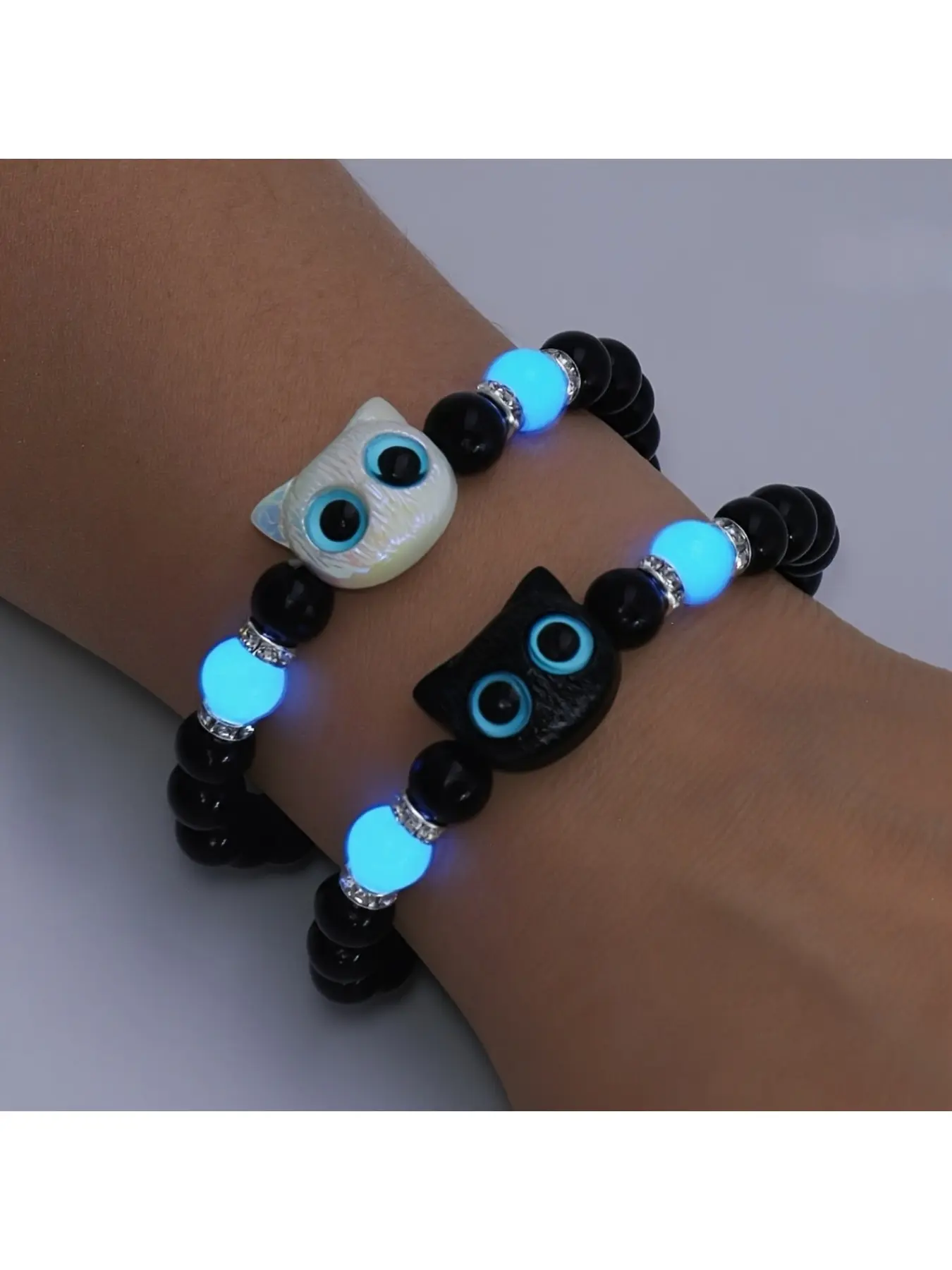 2pcs Luminous Cat Bracelet Set - Elastic Stretch Matching Beaded Jewelry for Couples, Besties & Sisters. Black & White Glow-in-the-Dark Animal Wristband for Halloween, Party & Daily Wear. Perfect Holiday Gift for Cat Lovers, Teens & Friends.