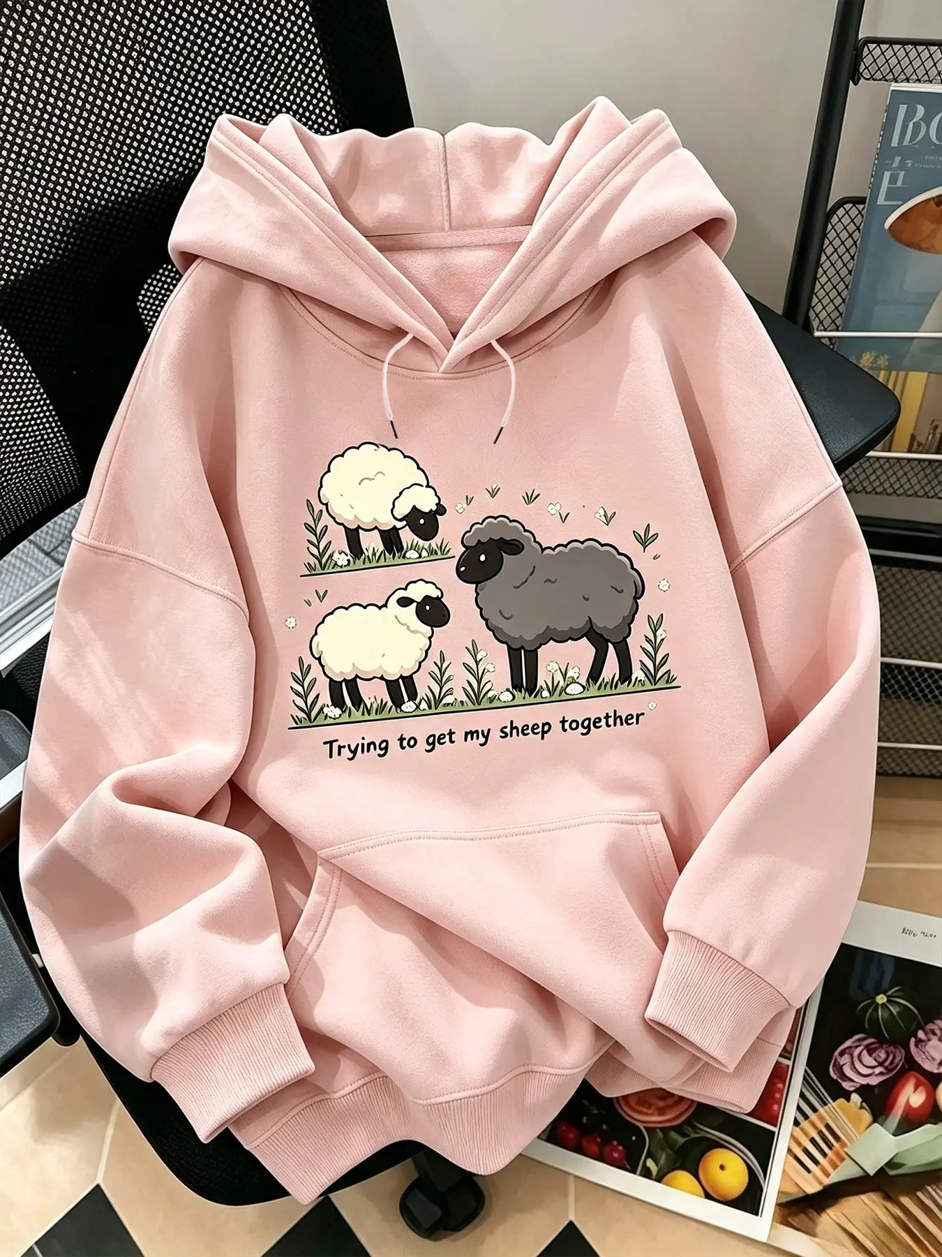 Unisex Cute Sheep Print Hooded Sweatshirt, Casual Loose Fit Long Sleeve Pullover with Pockets, Fall & Winter Daily Wear Top