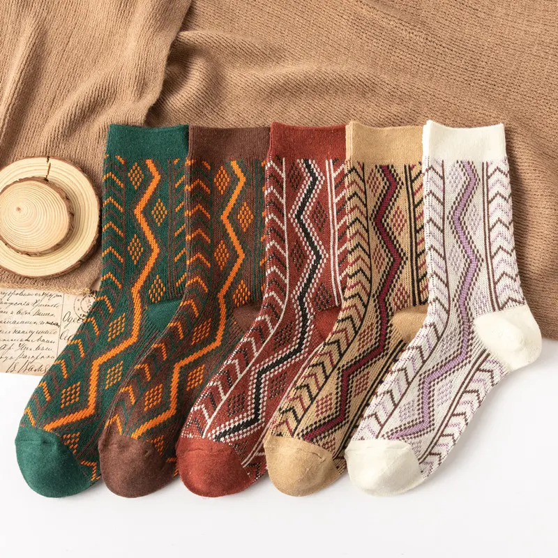 Women's 5 Pairs Crew Socks, Retro Geometric Pattern Mid Calf Socks, Soft Warm Cozy Winter Socks for Women, Vintage Casual Fashion Socks, Thick Knit Socks for Boots, Daily Wear and Fall Outfits