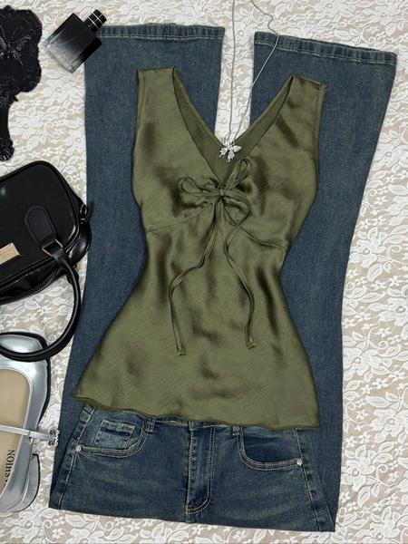 Women's Spring Summer Plain Casual Elegant Sleeveless Deep V Neck Ruched Tie Design Top, Fitted Fashionable Blouse for All Seasons