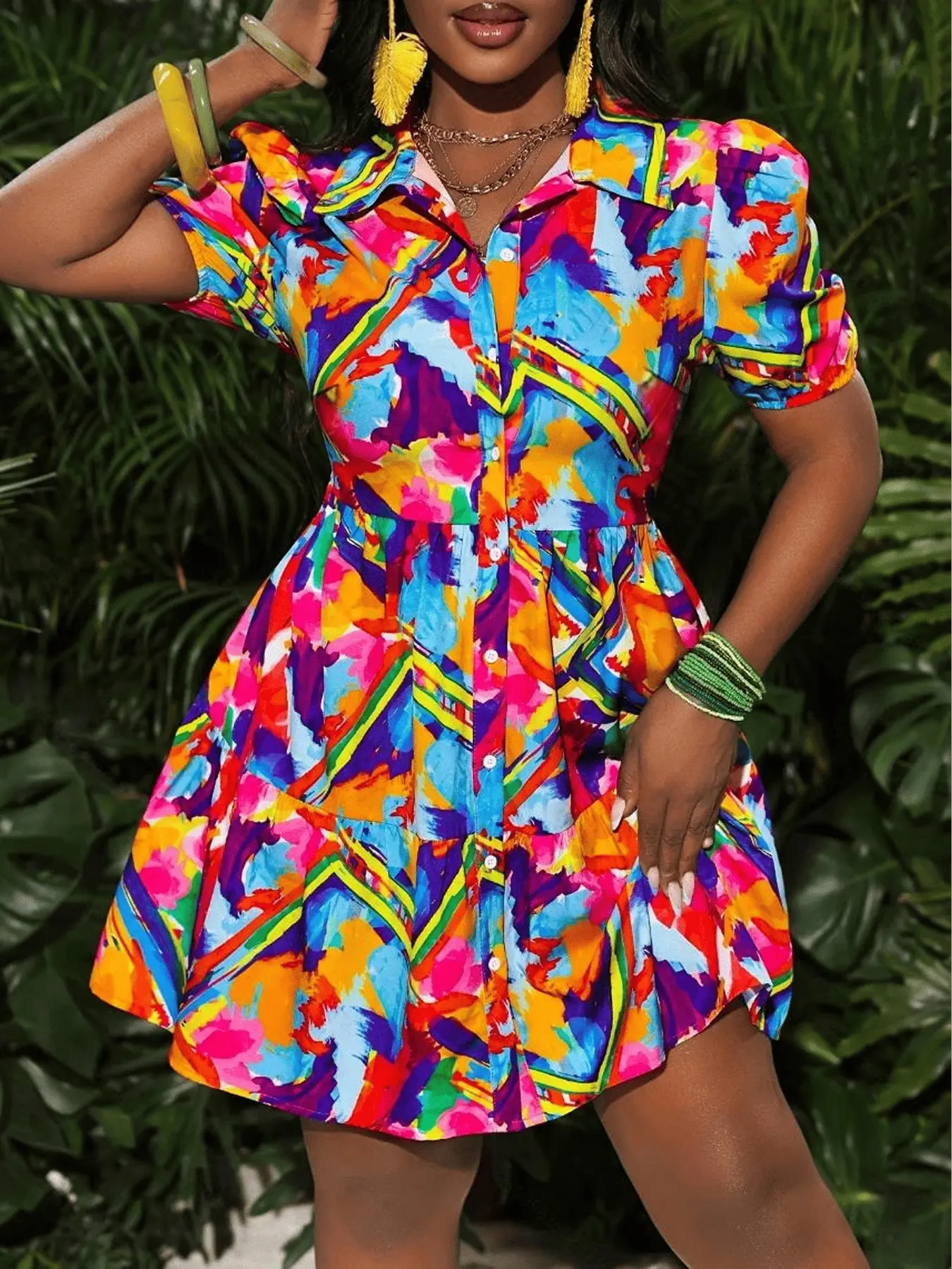A fashionable and colorful graffiti printed vacation shirt dress for women, with refreshing short sleeves, lightweight suitable for tropical climate, suitable for commuting, shopping, outdoor activities, indoor and outdoor wear