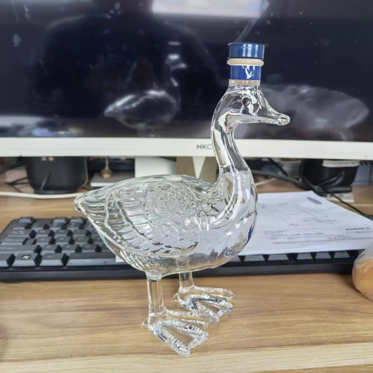 Novelty Animal Goose Glass Decanter, Goose Themed Vodka Bottle for Collectors, Unique Gift Idea for Alcohol Enthusiasts, Non-Lead Crystal Glass