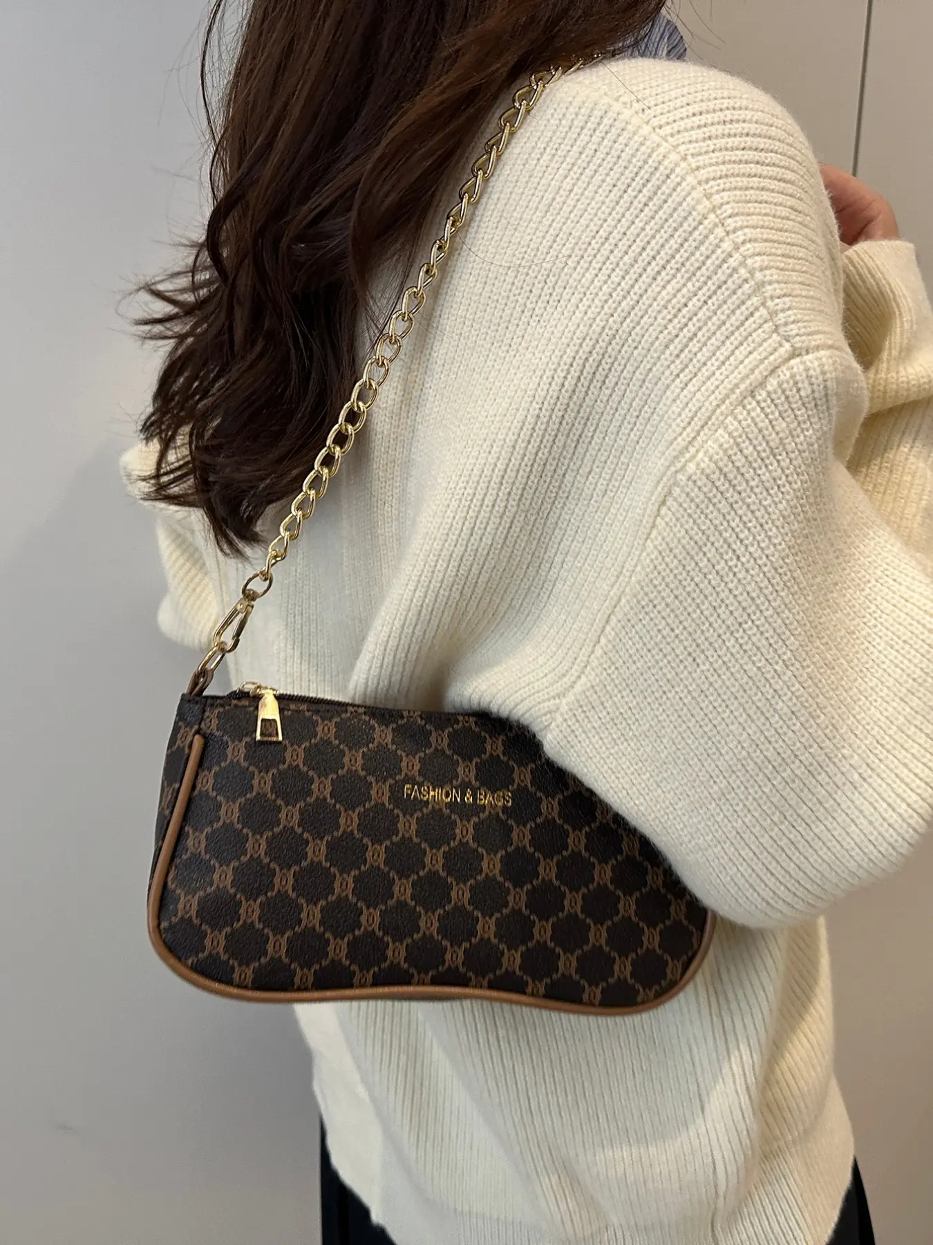 Vintage Floral Shoulder Bag for Women, 2026 New High-End Chain Single Shoulder Small Bag, French Style Versatile Commute Crossbody Bag