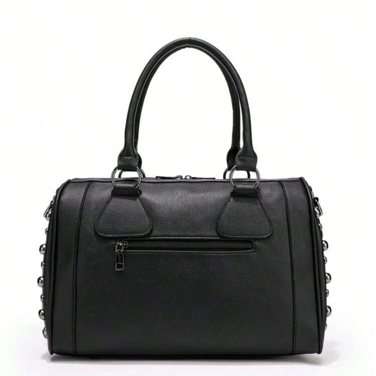 New Design Metal Rivet Skull Head Punk Rock Crossbody Bag, Studded Women Large Capacity Handbag Shoulder Messenger Bag Retro Fashionable Rivet Skull Tote Bag Halloween Bags Perfect for Fancy Party Daily Outgoing