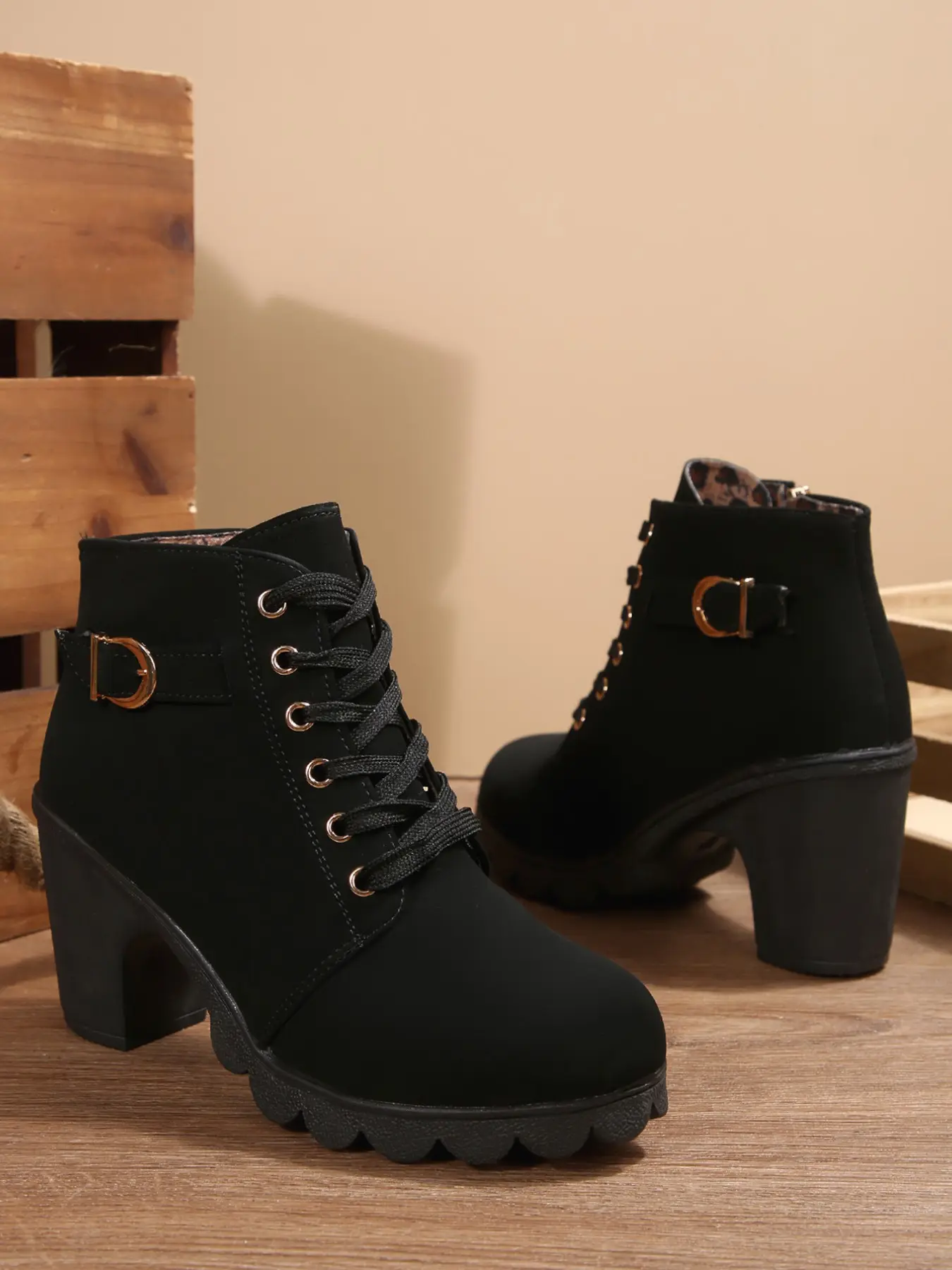 Women's Chunky Heel Buckle Short PU Leather Boots, Trendy Boots, Side Metal Buckles, Thick Sole Motorcycle Boots, Anti-Slip Wave Bottom, Fall Winter Casual Shoes