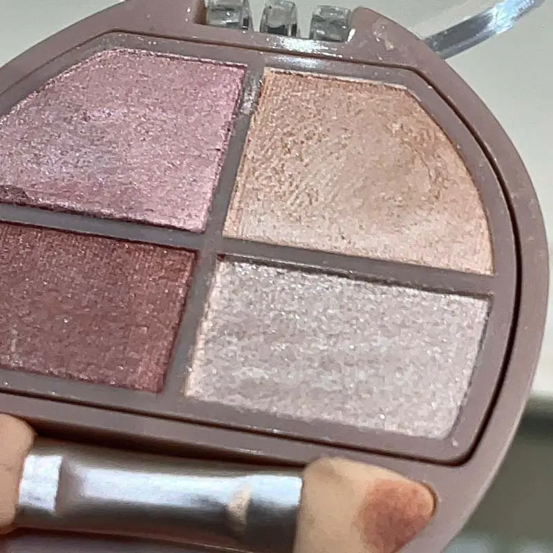 Nude gold neutral eyeshadow palette with matching makeup brushes, soft natural tones designed for mature women. Lightweight waterproof Long Lasting Eyeshadow formula, compact travel kit for subtle daily eye makeup.