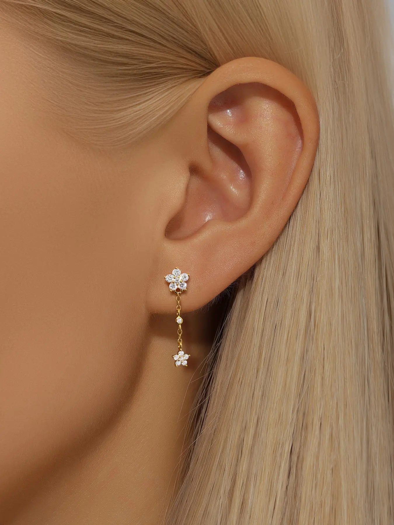 1Pair 925 Sterling Silver Classic Five-Petal Flower Cubic Zirconia tassel Stud Earrings Hypoallergenic Cartilage Helix Tragus Lobe Piercing Jewelry Suitable For Women For Daily, Dates, Vacation, Wedding, Party, Holiday Gift