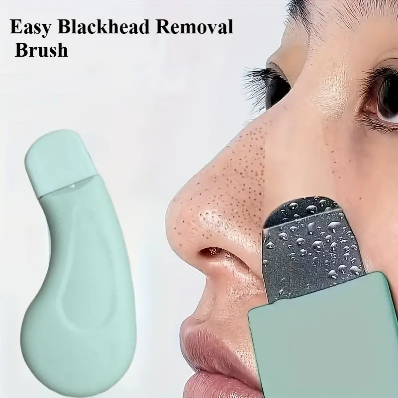 A simple and easy-to-use skincare tool - a gentle surface texture facial cleansing and pore-cleansing device, featuring a non-electric skin care scraper with a light green handle, a pore-cleaning accessory suitable for all seasons