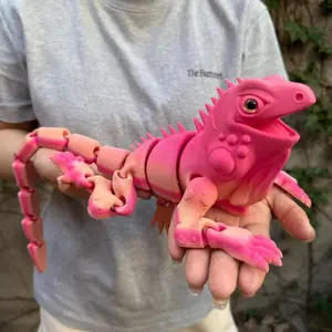 3D Printed Gradient Articulated Iguana Figurine, Animal Figurines, Fully Articulated Lizard Decorative Piece, Unique Home Desktop Gift for Adults