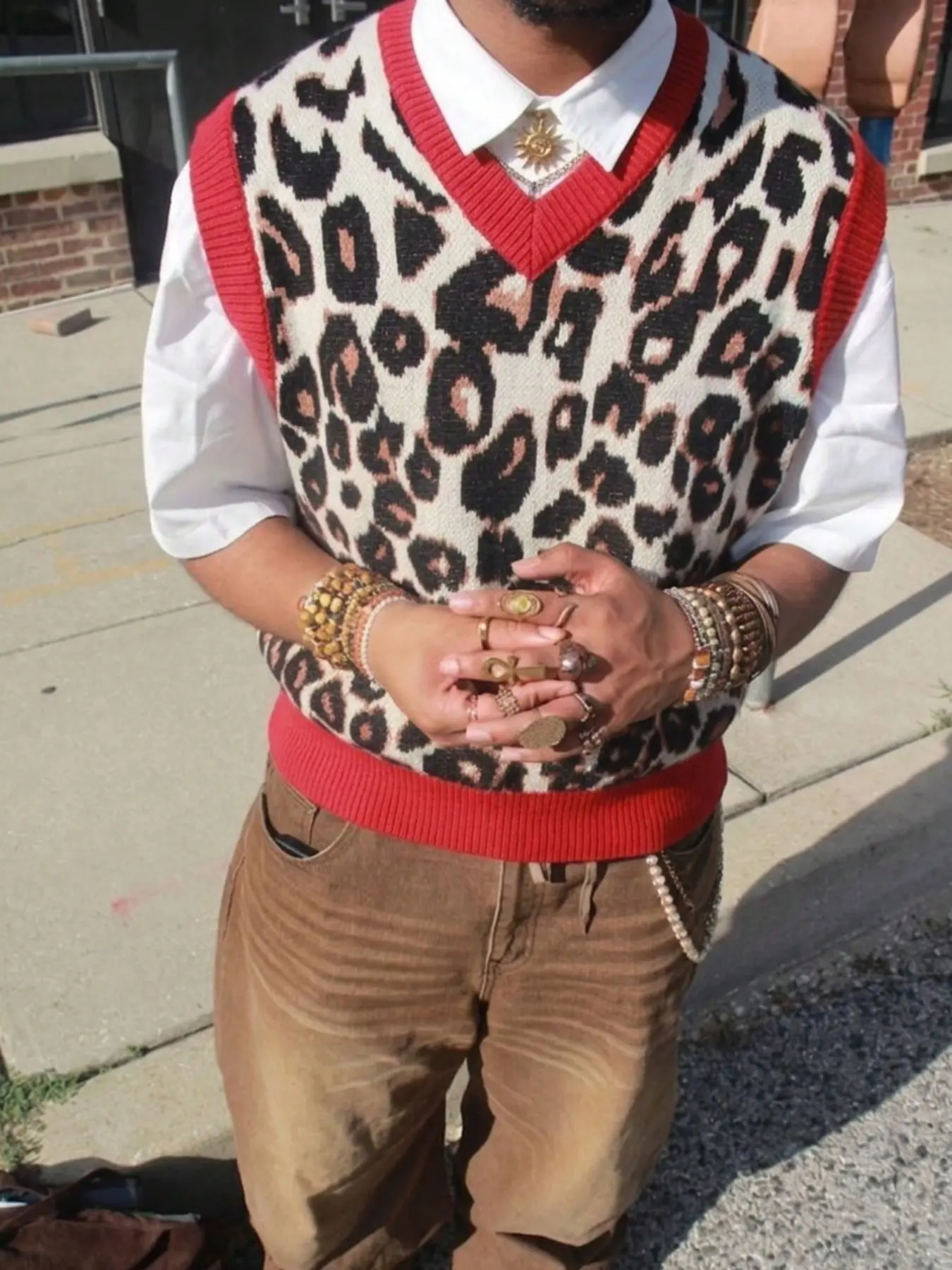 New Retro Style Men's Neutral Leopard Print Knit Vest, V Neck Sleeveless Sweater Backless, Casual Fitted H-Type Design for All Seasons, Vneck