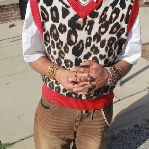 New Retro Style Men's Neutral Leopard Print Knit Vest, V Neck Sleeveless Sweater Backless, Casual Fitted H-Type Design for All Seasons, Vneck, Fashion Vest