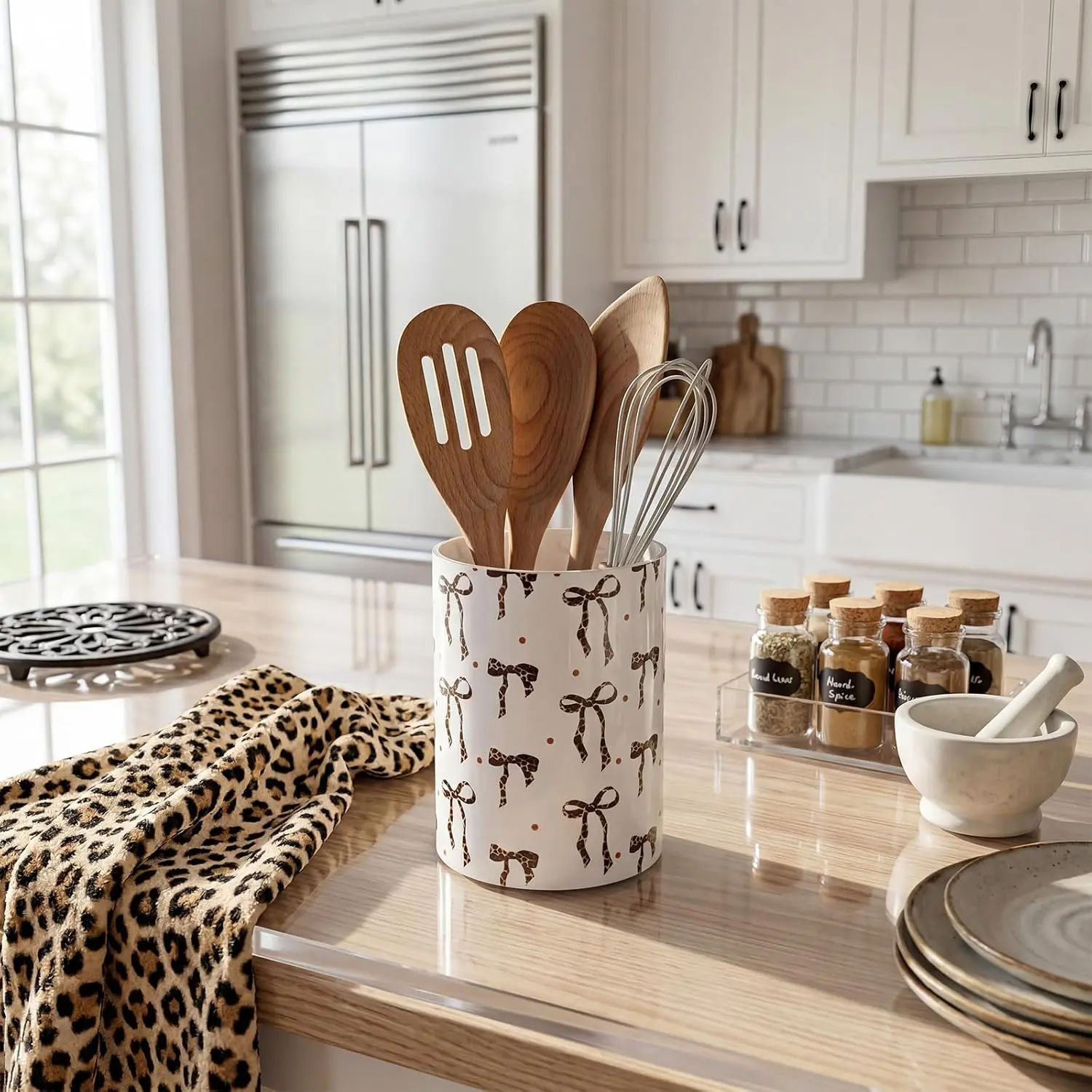 Stylish Leopard Bow Kitchen Utensil Holder Crock - Modern Cutlery & Tableware Organizer for Countertop Cooking Tools Storage