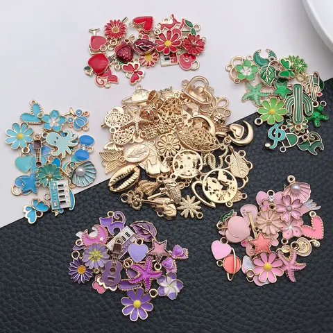 150pcs Mixed Bulk Fashion Enamel Colorful Assorted Decorative KC Golden Heart Shape Flower DIY With Charms Pendants for Women Bracelet Necklace Earrings Jewelry Making Craft Supplies Accessories