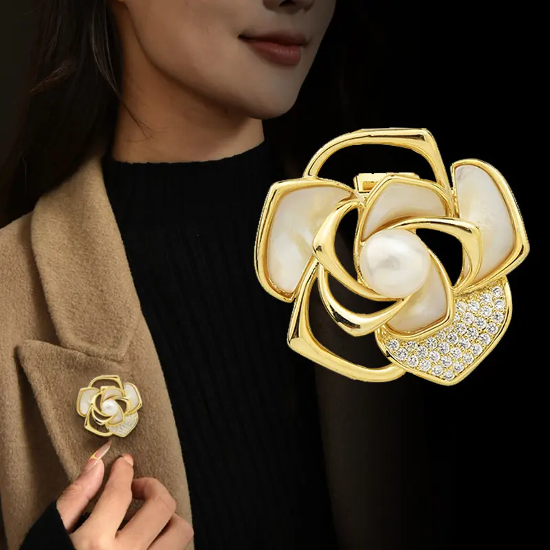 Women's Luxury Premium Pin - High-End Metal Coating Corsage, Floral Shape Pearl Rose Motif Brooch, Female Wear Coat Accessory