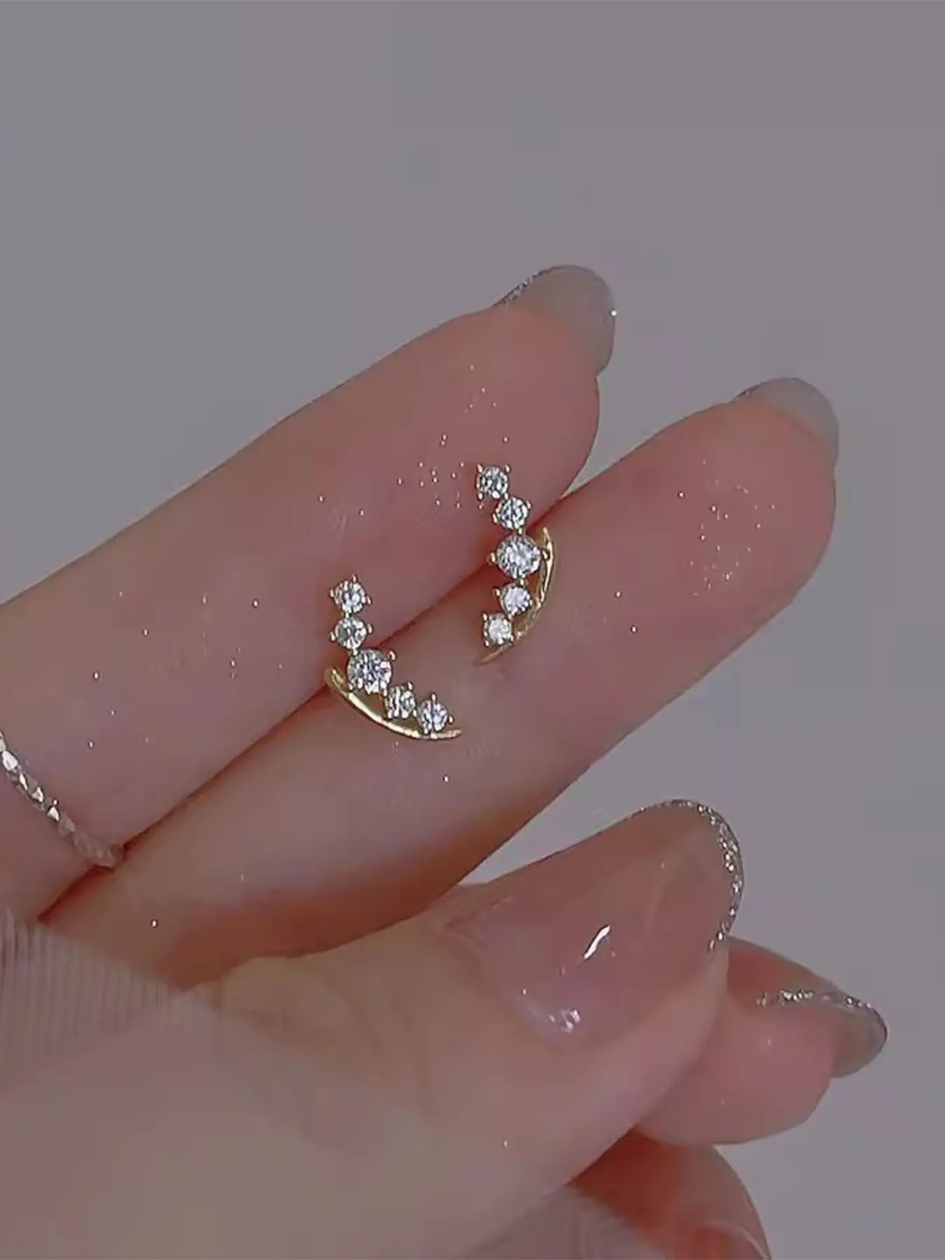 Elegant Zircon Meteor Earrings, Futuristic Shimmer Style, Unique Fashion Jewelry, Perfect for Women and Girls, Graduation, Holidays, Beach Parties