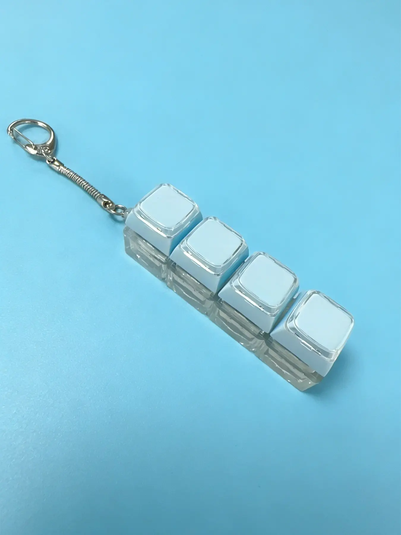 1pc Transparent Mechanical Keyboard , Four Key Slots, Crisp Actuation Sound, Transparent Base, Minimalist Style  Modern Style Click Keyboard Stylish Keychain Universal Keychain Aesthetic Keychain Keyrings for Keys