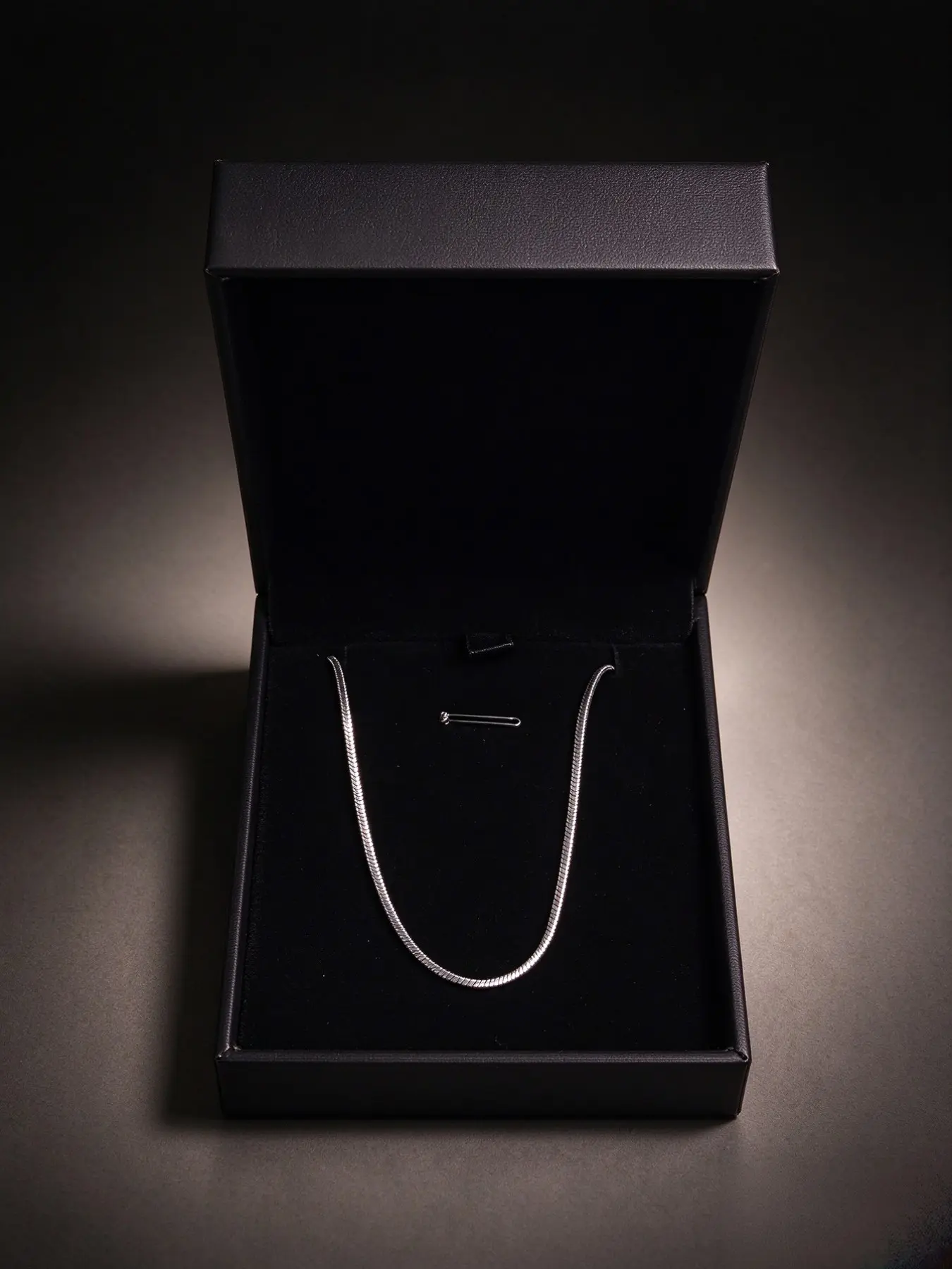 Elegant Silver Color Snake Chain Necklace, Timeless Style for All Occasions, Perfect Accessory for Any Event, Versatile Jewelry Piece