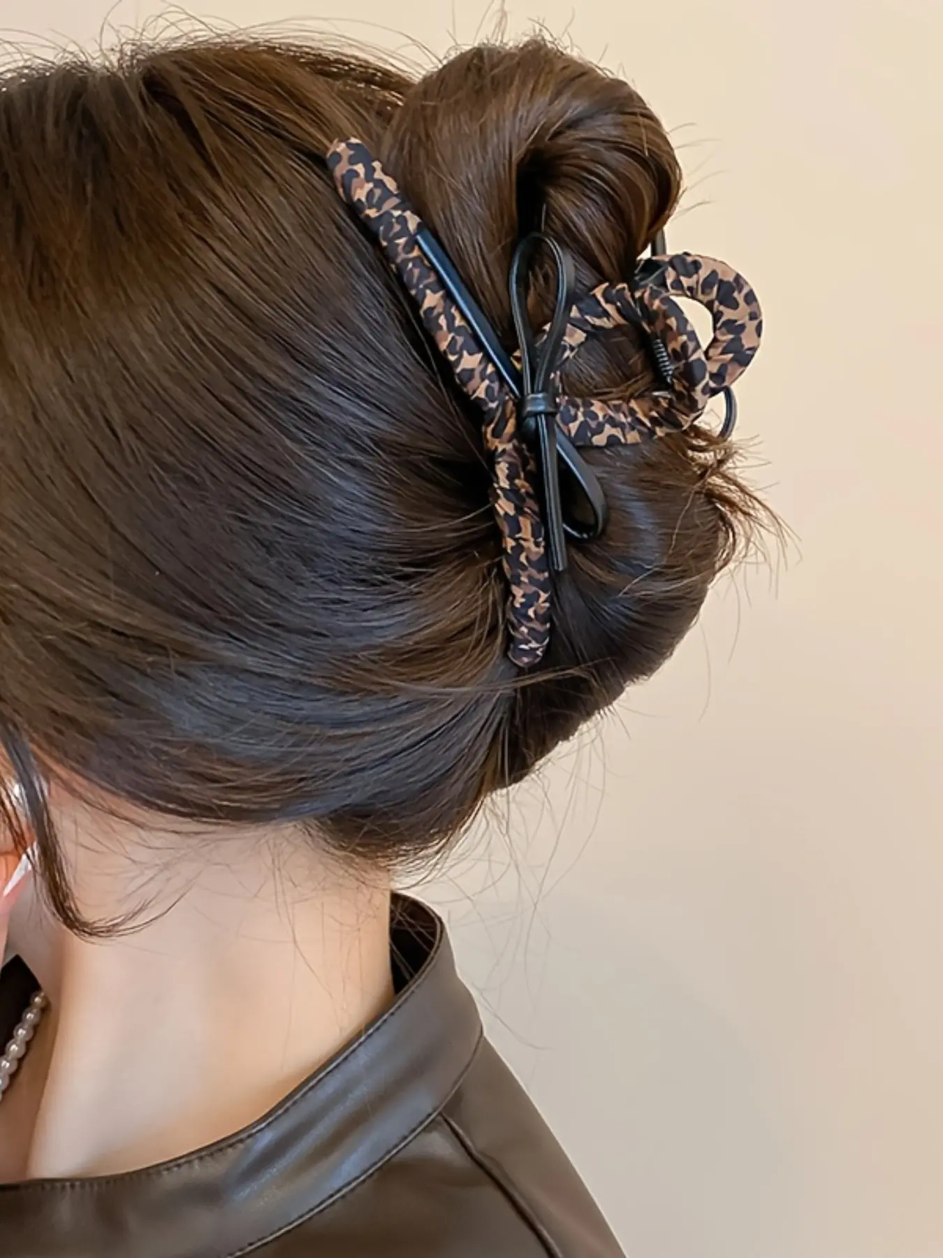 Fashionable Classic Bow Pleated Leopard Print Acrylic Hair Clip, Stylish Accessory for Women, Perfect for Daily Use & Special Occasions
