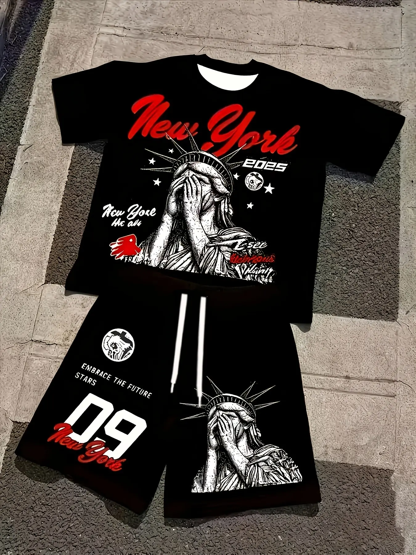 Men's Base Statue of Liberty Two-Piece Set, New York Art Font, Star Print Round Neck Short Sleeve + Drawstring Shorts
