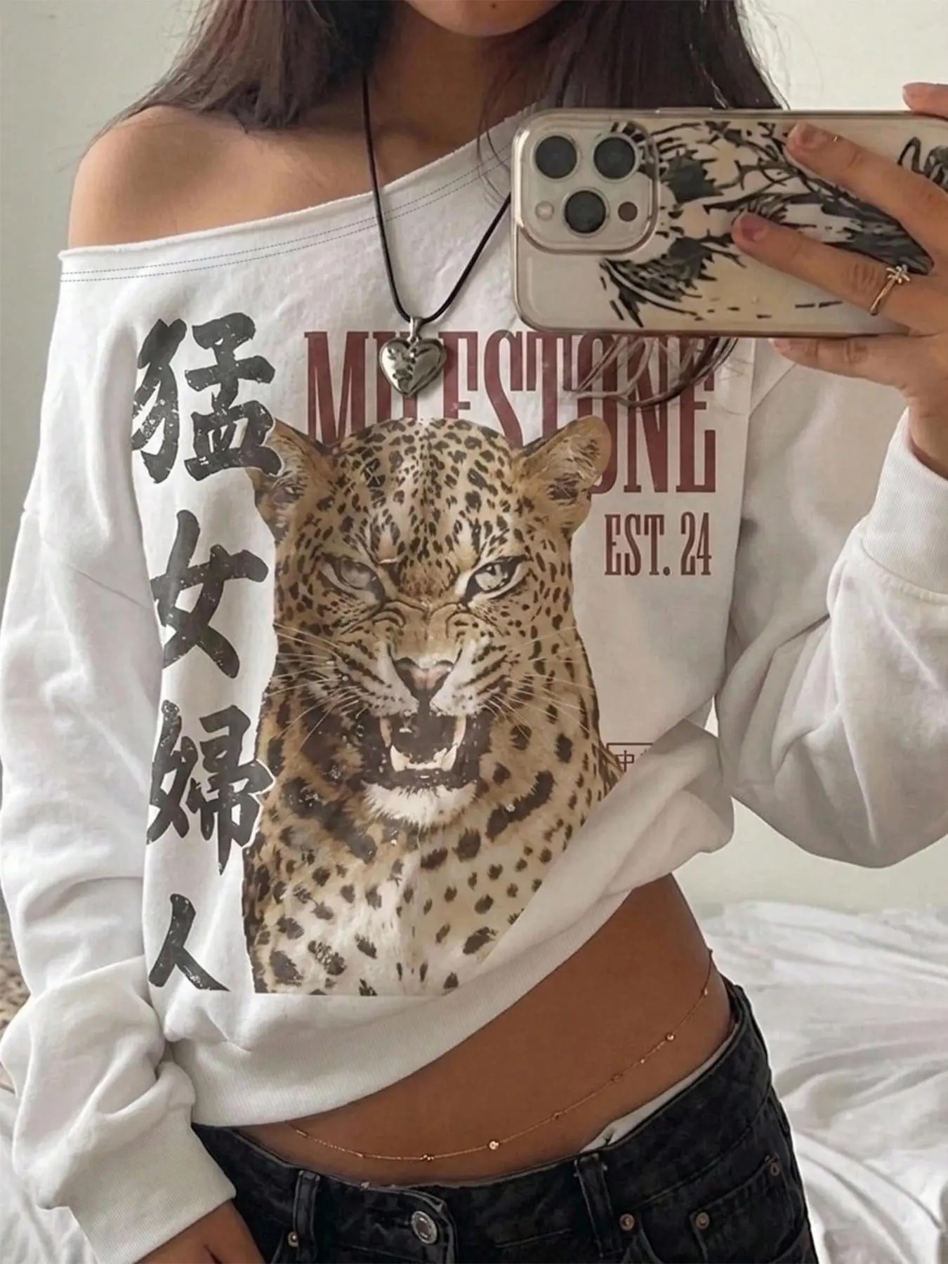 Y2K  Women's Off-the-Shoulder Long Sleeve Top Sweatshirt, Loose Fit With Vintage Leopard（tiger） Head Print, Hot Girl Street Style, Ideal For Street Trendy & Fashion Outfits