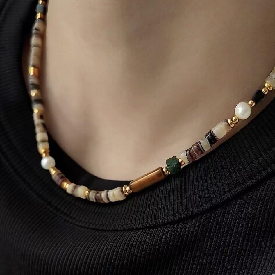 Retro niche new-style necklace - unique string beads collar chain with a luxurious and upscale feel - freshwater cultured pearl neck chain