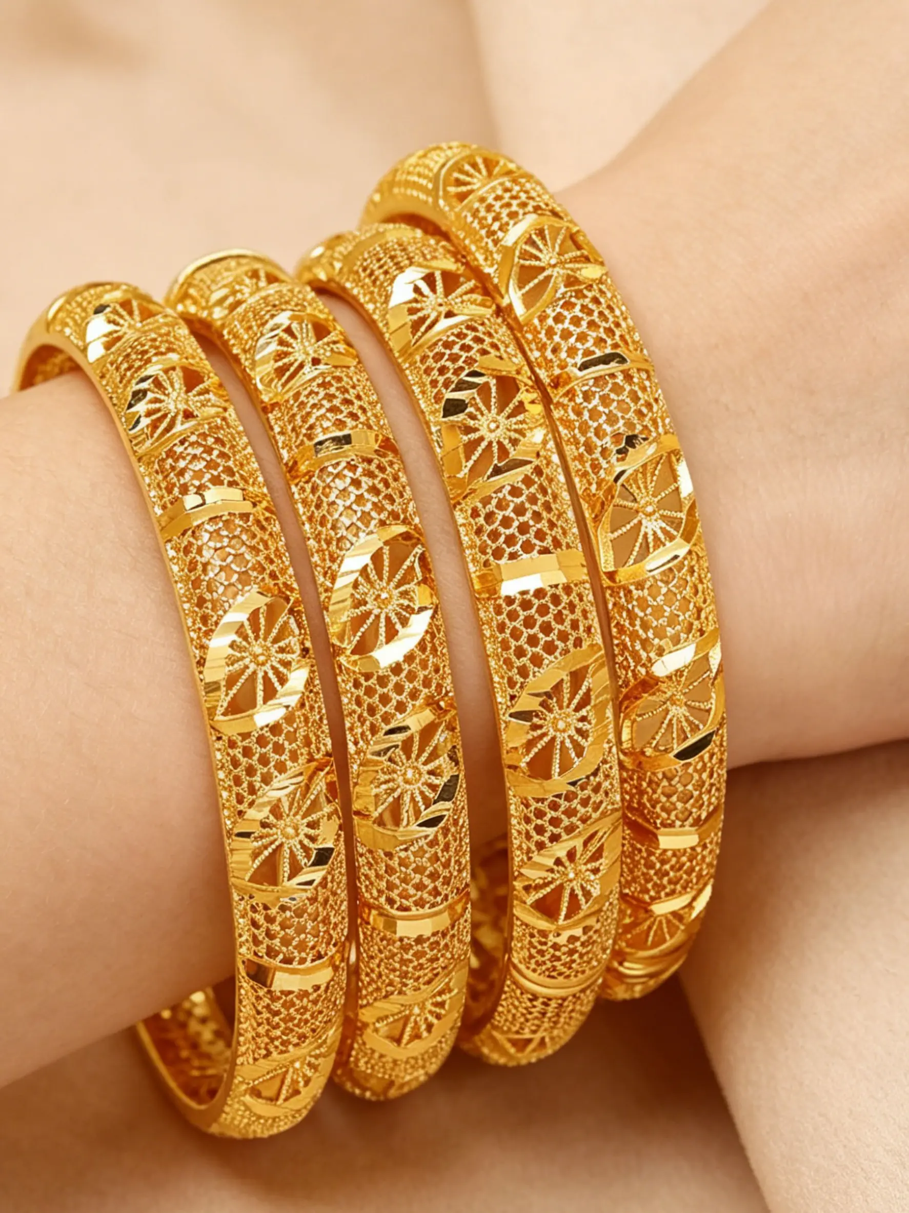 4pcs Summer Middle Eastern Copper Gold Plated Dubai Women Adjustable Fashion Classic Open Hand Bracelet, Elegant Hollow Design Jewelry Matching Copper Bangles