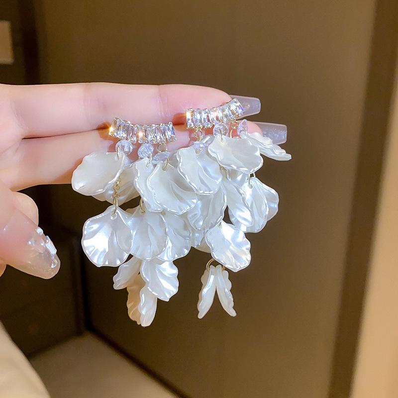 New Style Best-Selling French High-End Pearl Flower Earrings, Small-Scale Design Stud Earrings, Elegant Women's Jewelry