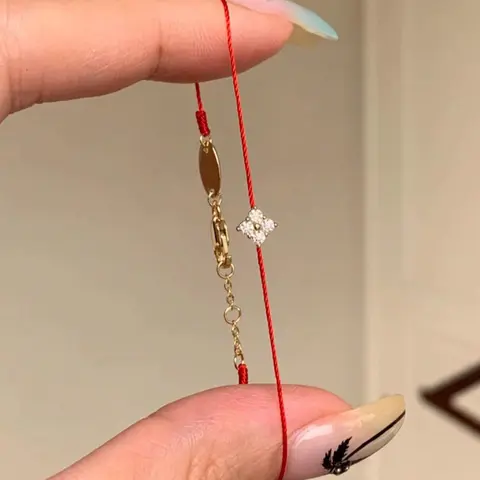 AEONBLULI Lucky Four-Leaf Clover Red String Bracelet for Women, Clover Charm Bracelet, Good Fortune Jewelry and Holiday Gift
