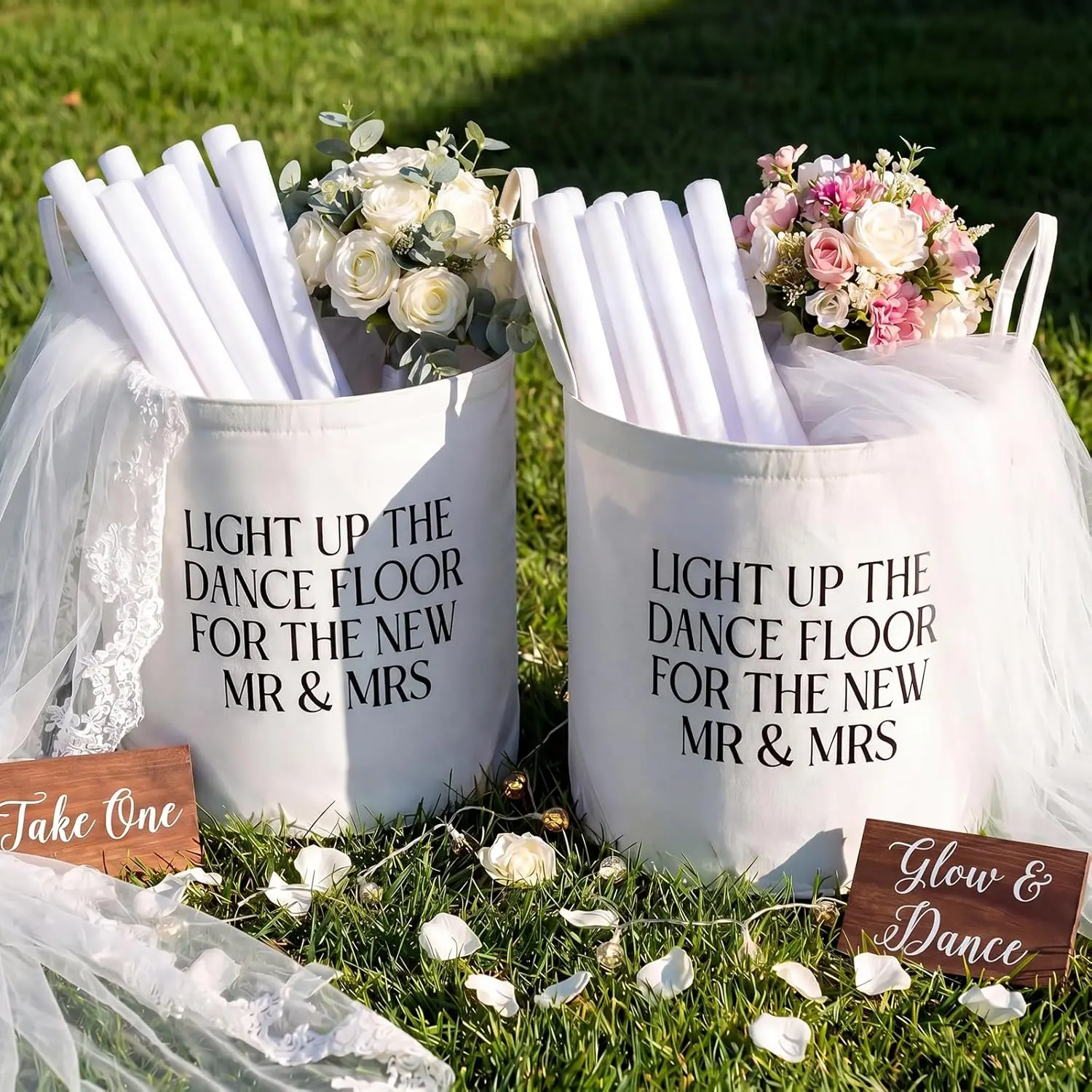 2 Pcs White Wedding Baskets with Handles 16 Inch Large Felt Storage Baskets for Holding Flowers Glow Sticks Flip Flops Sunglasses Blankets for Wedding Picnics Decoration Party Favors Gift