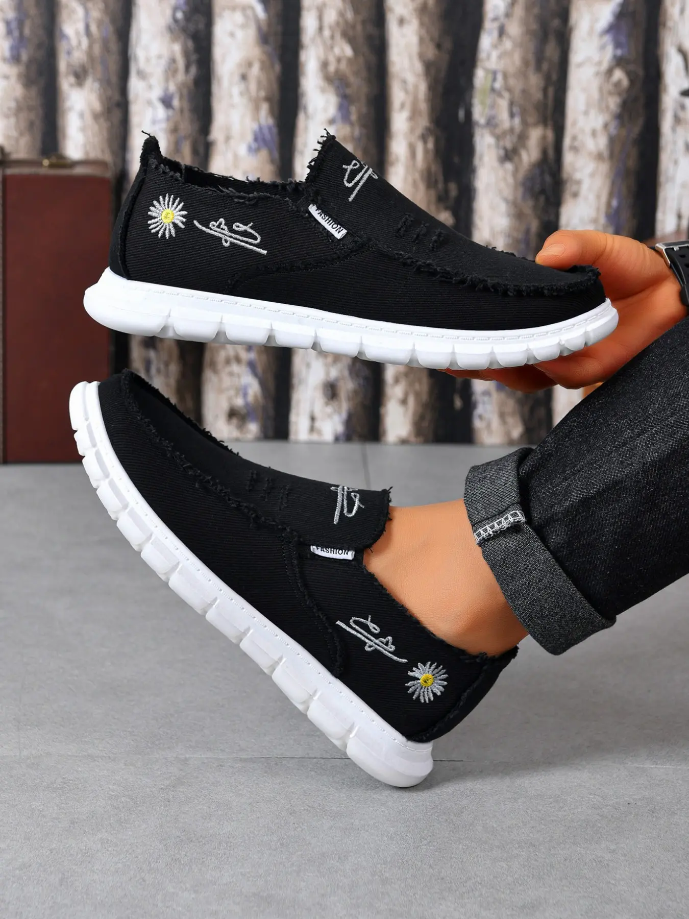 4 Solid Color Men Frayed Raw Edge Canvas Slip On Style Platform Loafers, Daisy Embroidery Soft Light Segmented Flat Casual Walking Shoes for All Season Daily Wear