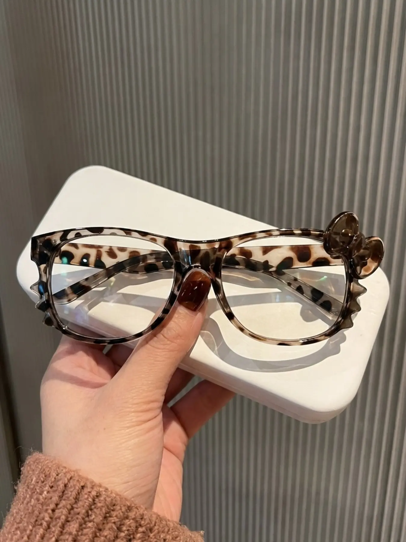 Leopard Print Bow Glasses Frame, Lightweight Durable Everyday Eyewear, Comfortable All-Day Wear, Versatile Daily Style Accessory