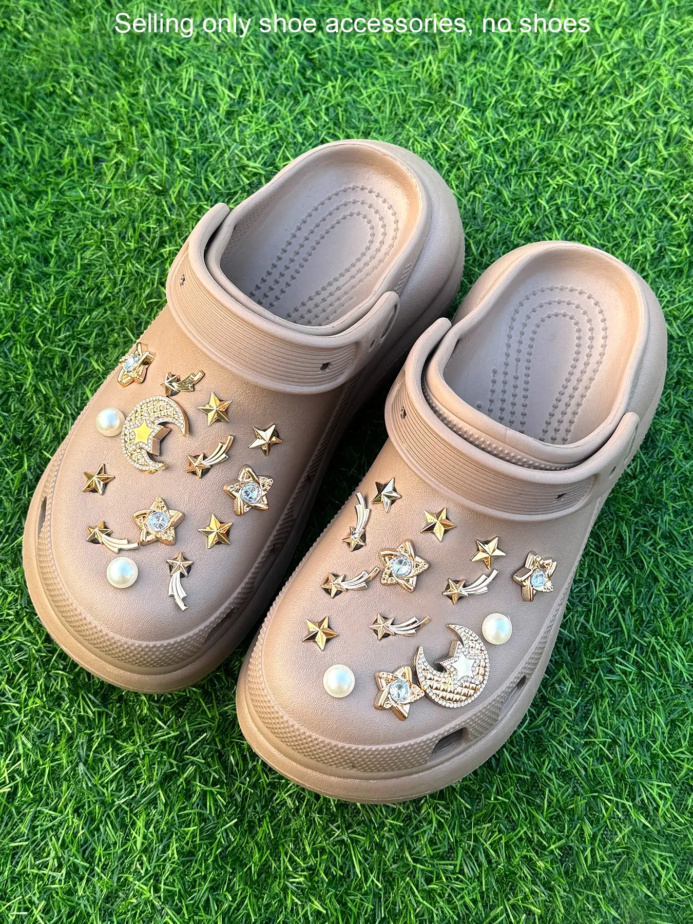 28pcs gold Casual DIY Removable Decorative Shoe Charms, Shoe Accessories, Rhinestone Shoe Decoration, Combination of Moon and Stars, Galaxy Designs, Suitable for Beach Shoes Sandals Slippers Decoration, Shoe Embellishment Set