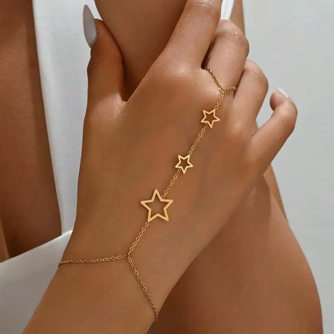 Stainless Steel Hand Chain Bracelet for Women, Vintage Boho Style with Hollow Star, Elegant Minimalist Finger Chain for Party, Daily Wear & Gifting, Bracelets