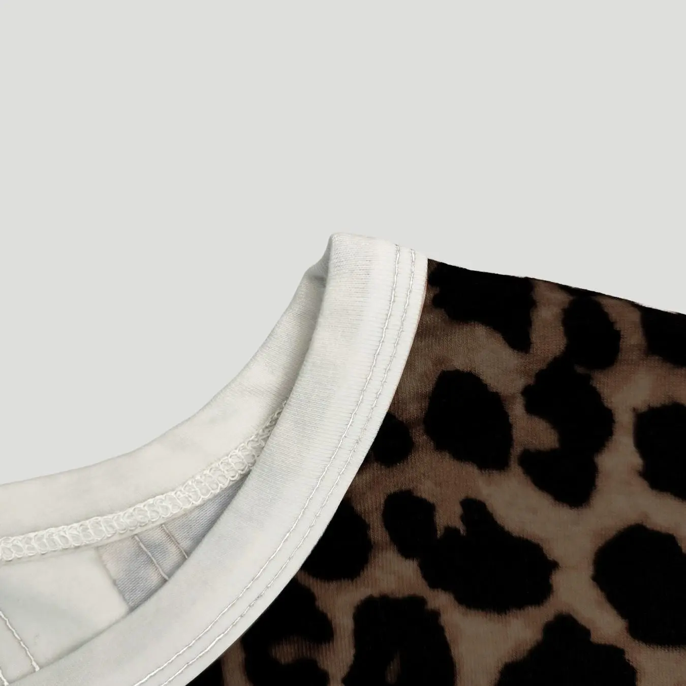 Women's Leopard Print Casual Loungewear Homewear Pajamas Two-Piece Set, Round Neck Short Sleeve Backless Top & Lounge Long Pants, Comfortable Wear, Casual Loungewear Sleepwear Women's Leopard Print Casual Loungewear Homewear Pajamas Two-Piece Set, Round Neck Short Sleeve Backless Top & Lounge Long Pants, Comfortable Wear, Casual Loungewear Sleepwear
