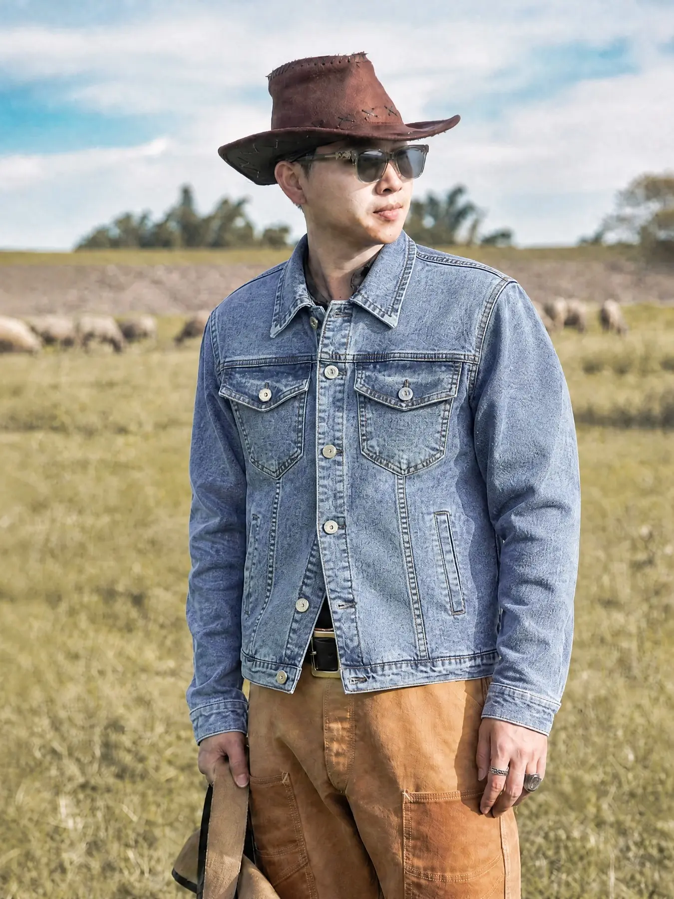 Men's Western Ranch Style Denim Jacket, Vintage Washed Blue Workwear, Casual Long Sleeve Button Closure, Slim-Fit Outerwear for All Seasons