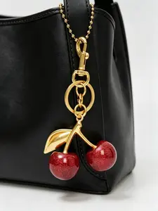 1Pcs Fashion Exquisite Red Cherry Keychain for Men and Women Luxurious Sparkling Resin Cherry Ideal for Handbags Wallets Shoulder Backpacks & Gift Accessories Suitable for Daily Matching