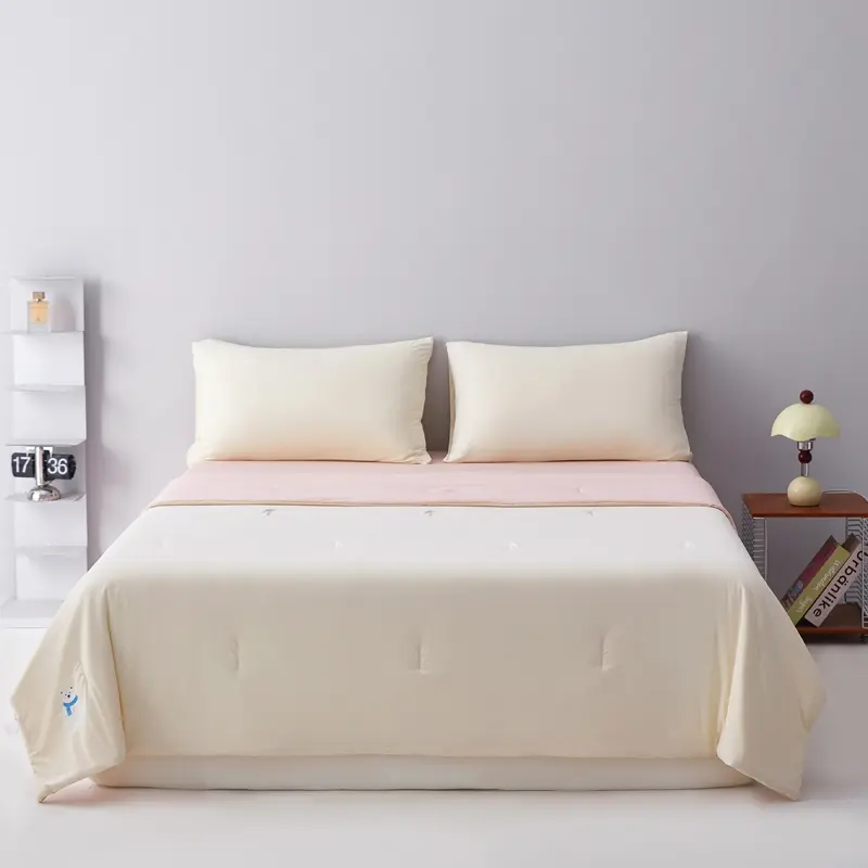 Polyester Cooling Summer Bedding, Instant Cool Down, Breathable and Non-Stuffy, Universal Air Conditioning Blanket