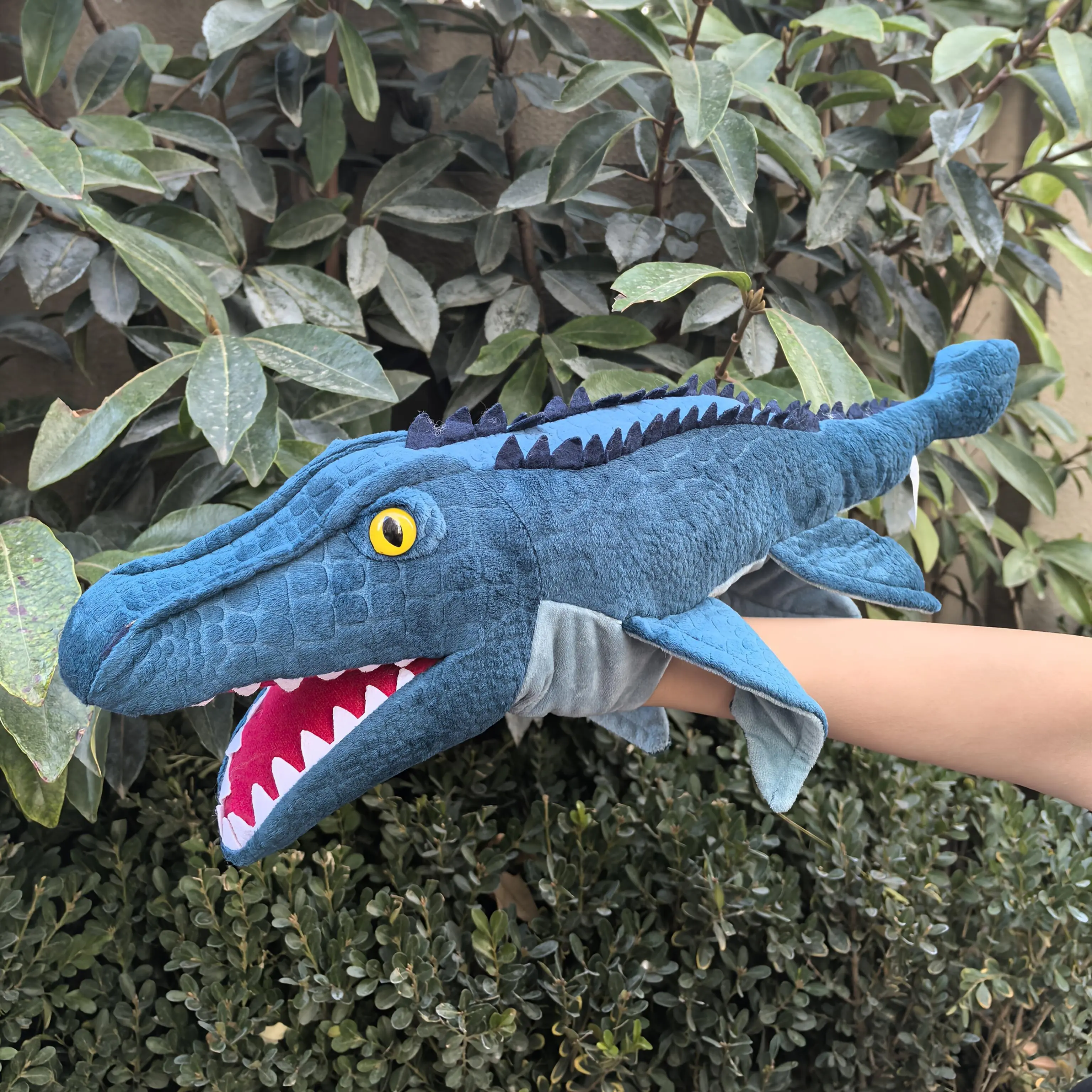 Dinosaur Hand Puppet with Opening Mouth, Ideal for Family Interaction, Classic Novelty Toy for Puppet Theaters