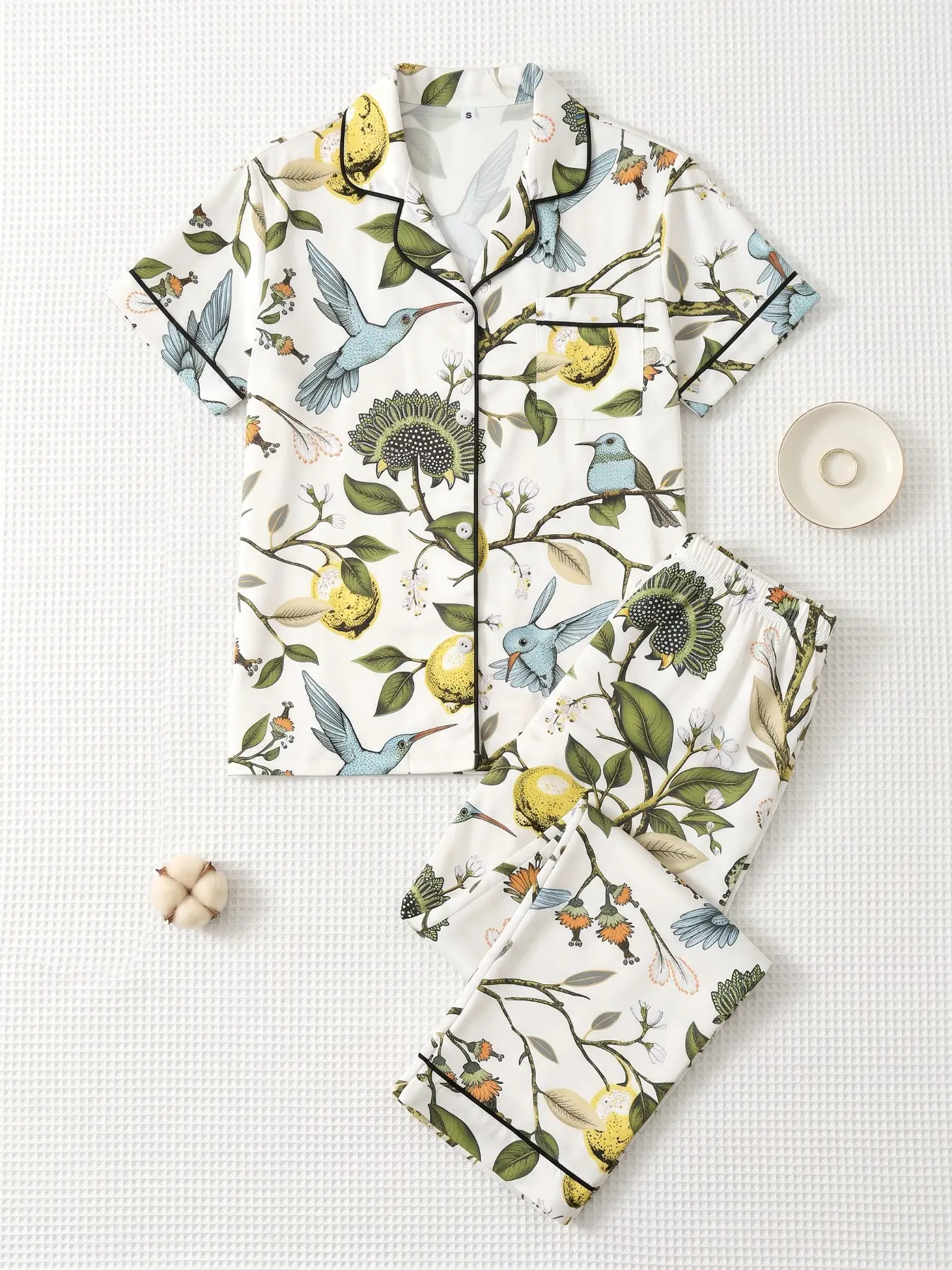 Women's 2-Piece Pajama Set, Short Sleeve Button-Up Shirt and Pants, All Seasons Casual Home Wear, Lemon Tree Bird Print