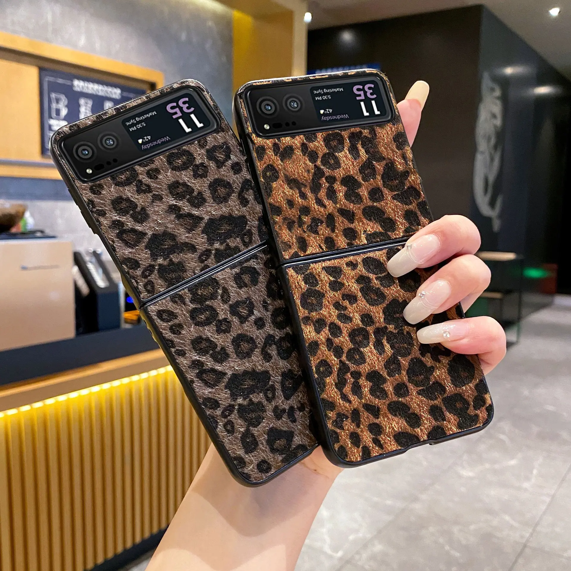 Compatible with Razr 40 Ultra/Razr 40 | Leopard Print Full Wrap Shockproof Flip Phone Case HNZ0523