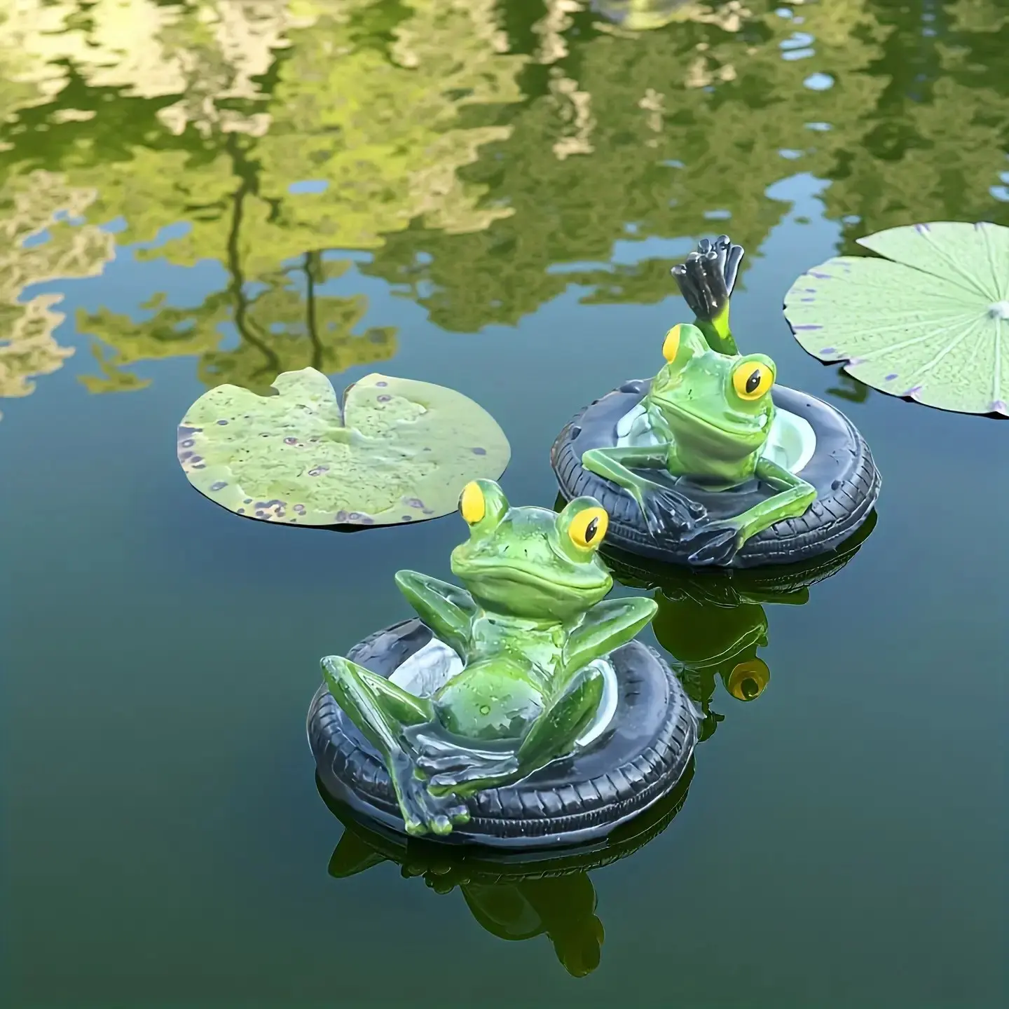 Lotus Leaf Rowing Floating Frog Resin Figurine Pond Aquarium Garden Decor Aquarium Decorations Gift