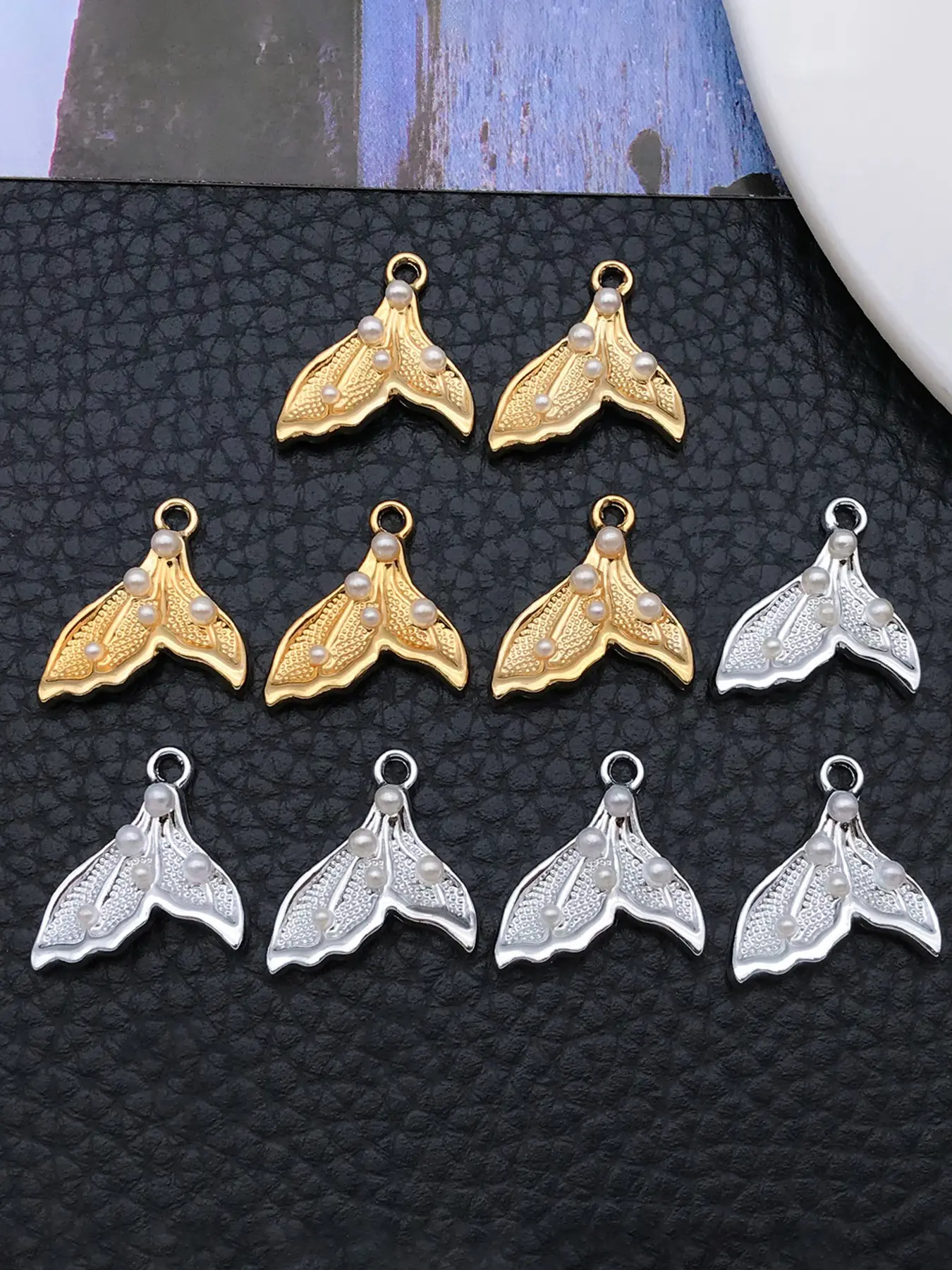 10pcs Faux Pearl Mermaid Tail Charms Fish Tail Pendants for DIY Earrings Necklace Bracelet Jewelry Making Supplies DIY Jewelry Accessories 18x18mm