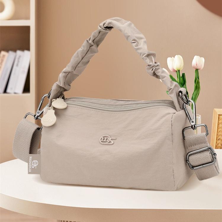 8118 Women's Nylon Portable Pillow Bag 2026 New Simple Shoulder Crossbody Bucket Bag