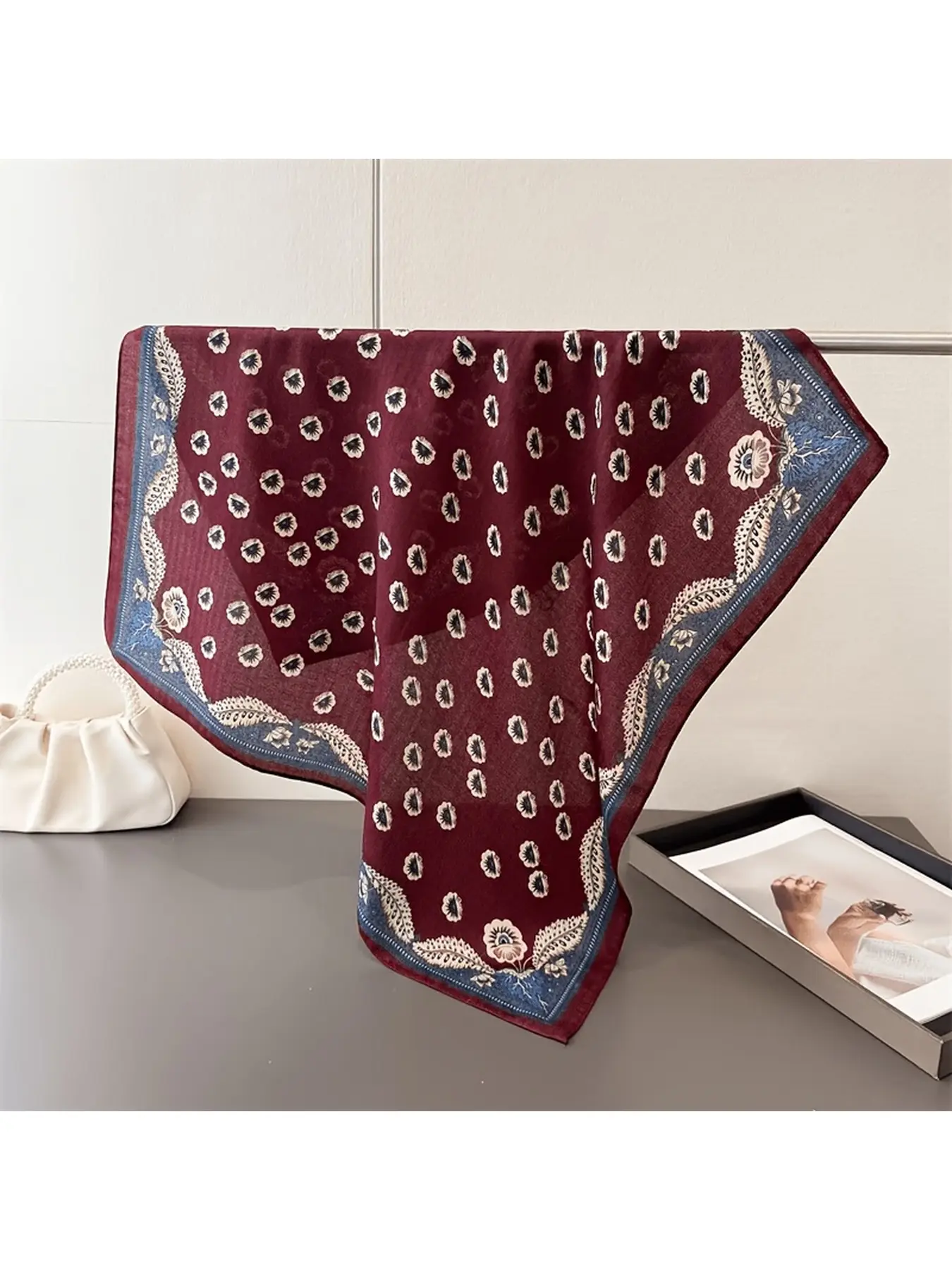 Retro sunflower pattern square scarf - warm, multi-functional accessory for ladies - headscarf, neck scarf, shawl - suitable for all seasons